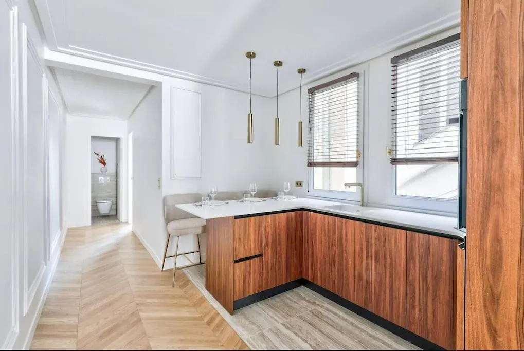 Apartment Appartement De Luxe Pres Des Champs Elysees Paris