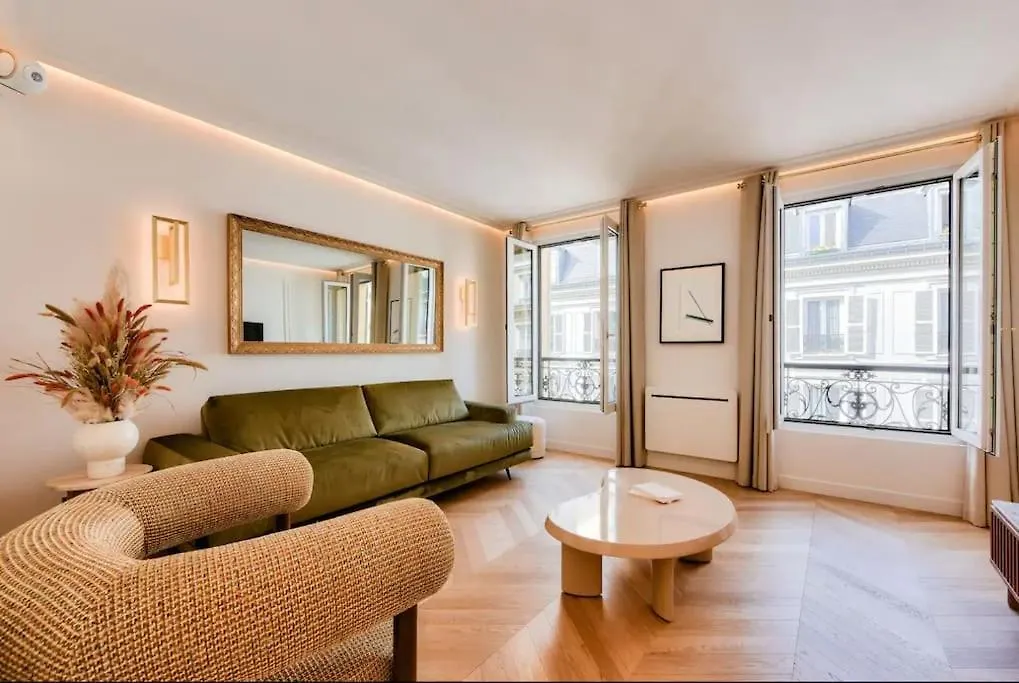 Appartement De Luxe Pres Des Champs Elysees Parigi